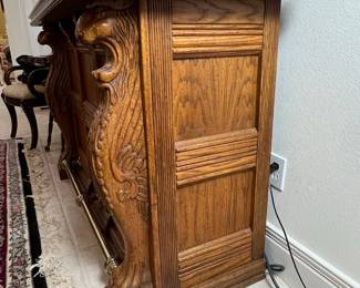 Pulaski Keepsake Collection Oak Wood Bar with Lion Heads