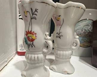 Pair of Old Paris Porcelain Vases with Floral Motif and Gilt Trim
