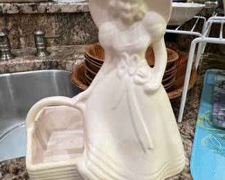 Vintage Shawnee USA "Rebecca" Planter