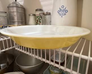 Pyrex Yellow "Butterprint" Pie Plate