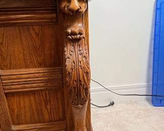 Pulaski Keepsake Collection Oak Wood Bar with Lion Heads