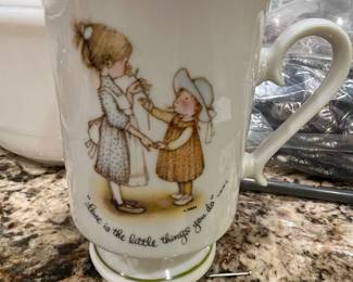 Holly Hobbie "Love is the little things you do" Pedestal Mug