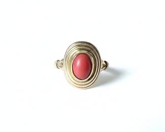 Vintage 14K Yellow Gold Coral Cabochon Ring