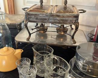 Serving / warming dishes