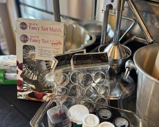 Baking / kitchen items 