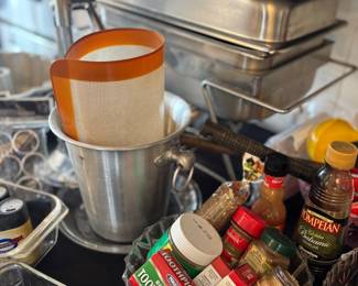 Kitchen / baking items