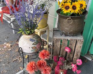 Outdoor flowers / decor