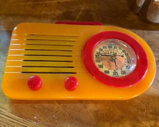 Neat reproduction Fada catalin radio façade 