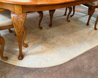 Elegant area rug