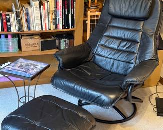 Leather modern armchair with ottoman
