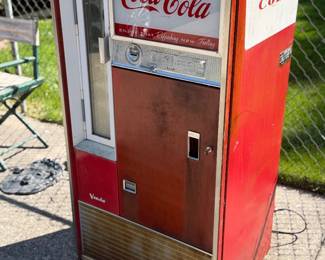 Coca Cola vending machine working 