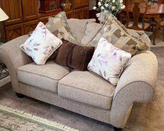 Cute comfortable love seat 