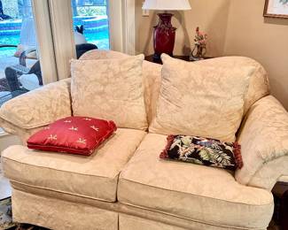 Huntington House Love Seat