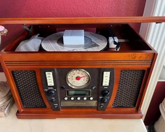 Old time reproduction combo Phono, CD, tape player, Radio