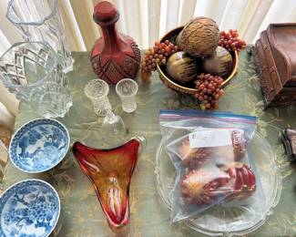 Glassware and knickknacks