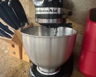 KitchenAid Artisan Series Qt. TiltHead Stand Mixer
