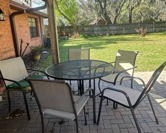 Round Metal Mesh Patio Dining Set with Four Chairs