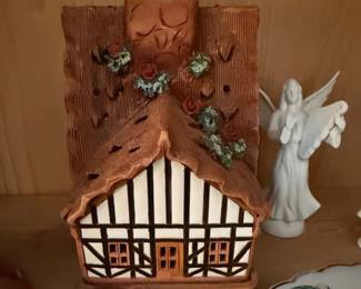 Midene Ceramic Tudor Style Cottage Tea Light Holder