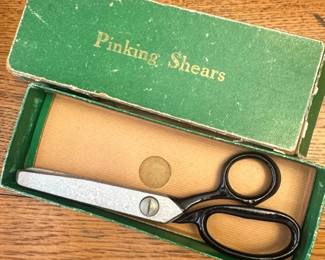 Vintage Wiss Pinking Shears with Original Box
