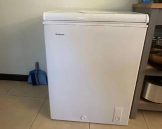 Hotpoint . cu. ft. Chest Freezer