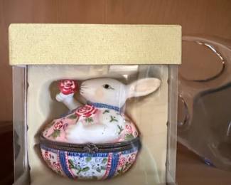 Villeroy  Boch Easter Bunny Porcelain Trinket Box