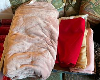Blankets & Table Linen