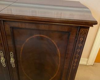 Elegant Dining Room Buffet Sideboard Cabinet W/ Sliding Top
