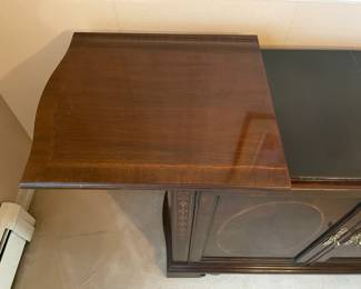 Elegant Dining Room Buffet Sideboard Cabinet W/ Sliding Top