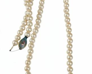 Pearl Necklace with Cloisonn Clasp