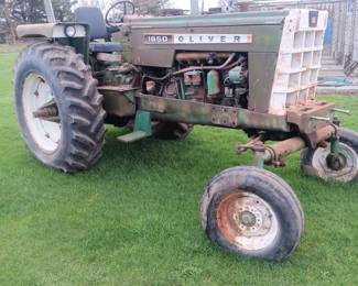 Oliver 1650 tractor