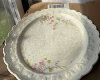 Taylor Smith USA Dish Set