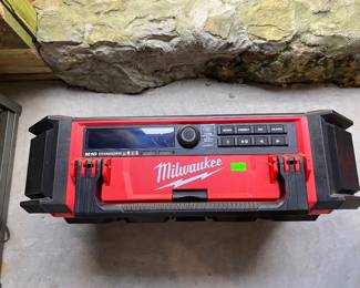 Milwaukee Pack Out Jobsite Bluetooth Radio - M18 Charger - Model 2950-20