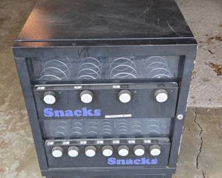 Black Metal Snack Vending Machine