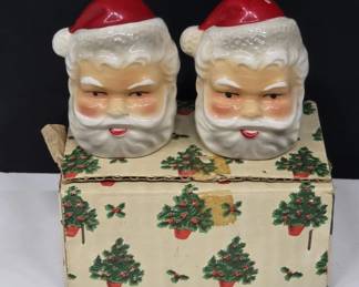 Brinn’s Santa Claus Salt and Pepper Shakers
