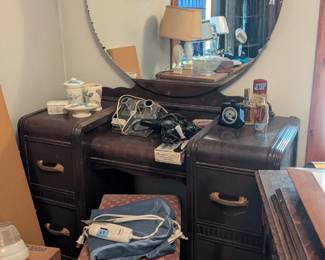 Waterfall Vanity with mirror and bench seat