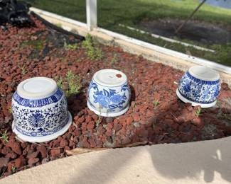 Chinese blue and white pots