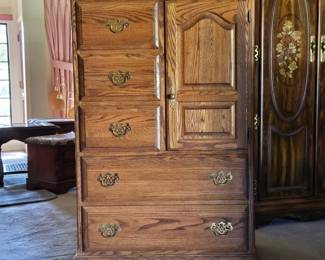 Solid Oak Tall Dresser – Dovetail Drawers – Quality Wood Furniture