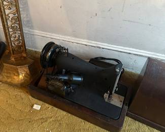 Zinger portable sewing machine 