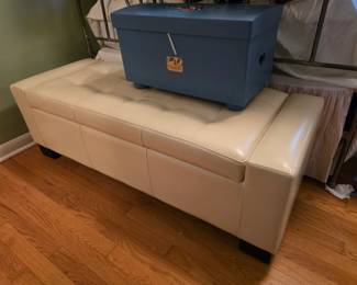 Storage bench
