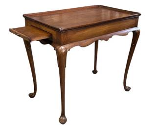 Mahogany Queen Anne style tea table with pull out candle slides