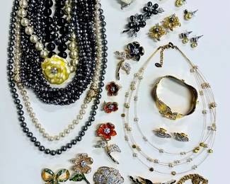 011 NOLAN MILLER Collection