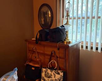 solid wood dresser (part of complete twin bedroom set)