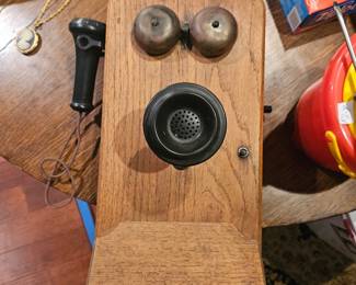 Antique Kellogg phone. Complete and functional.