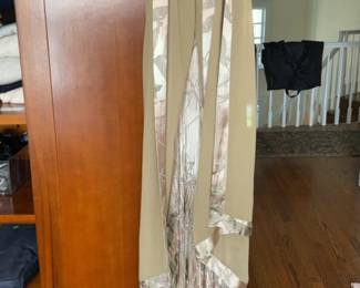 Carmen Mara all signature size 2 Elegant Sequin Leaf Motif Formal Gown with Matching Wrap