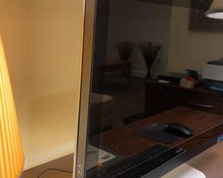 Dell XPS 18 Portable All-in-One Desktop Tablet