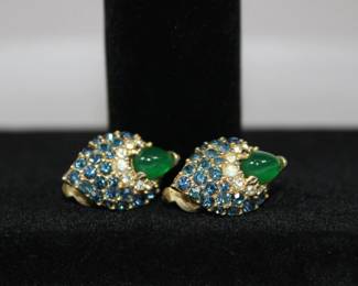 Beautiful Vintage Boucher Clip-On Earrings