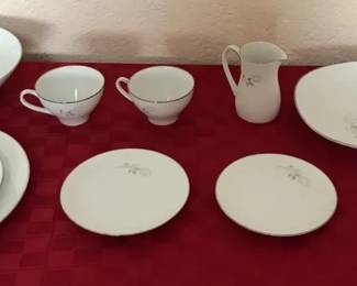 Noritake Altadena Dinner Set