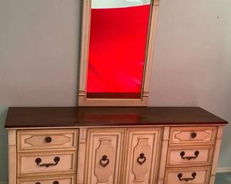  009 Drexel Dresser With Mirror