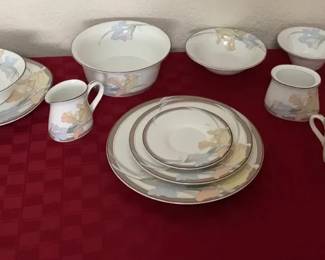 New Decade Noritake Dinner Set