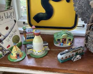 •	Lefton Roadside USA Collection 